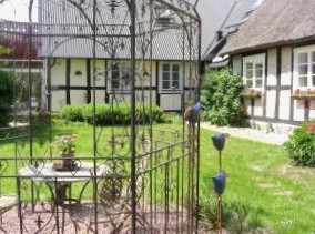Ängshyddan B&B