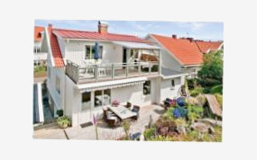 Beautiful apartment in Kungshamn with 3 Bedrooms and WiFi