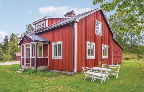 2 Bedroom Nice Home In motfors