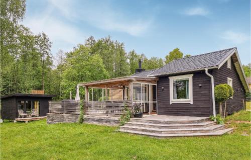 Gorgeous Home In Hkerum With Lake View