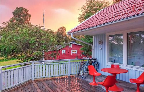 Nice Home In Hkerum With Sauna