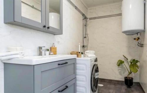 Amazing Home In Idkerberget With Kitchen