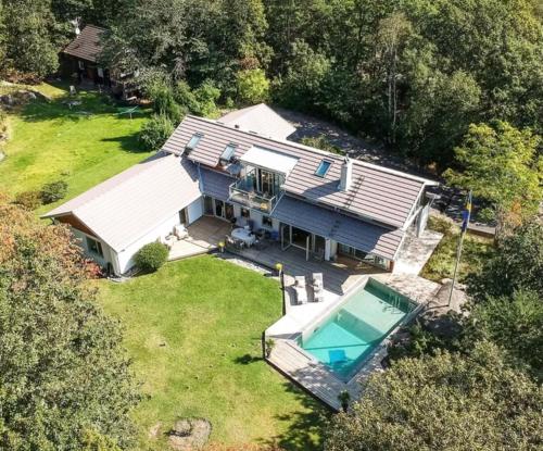 Spacious and fantastic villa with pool in beautiful Kullavik