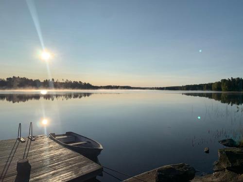 Cozy cottage by the lake, Charlottenberg