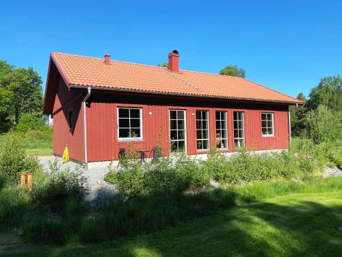 Lovely holiday home in Klovedal on Tjorn