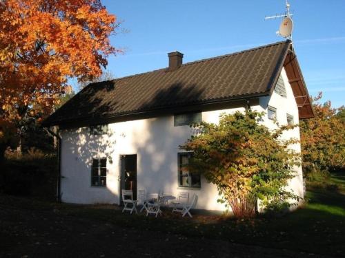 Rustikales Landhaus mit Garten in einzigartiger Naturlandschaft nahe der Küste mit Anlegeplatz
