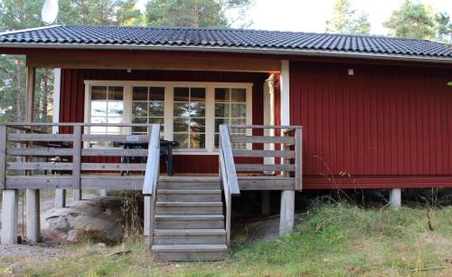 Rustikales Landhaus mit Terrasse in einzigartiger Naturlandschaft nahe der Küste mit Anlegeplatz, ideal zum Angeln - b57903